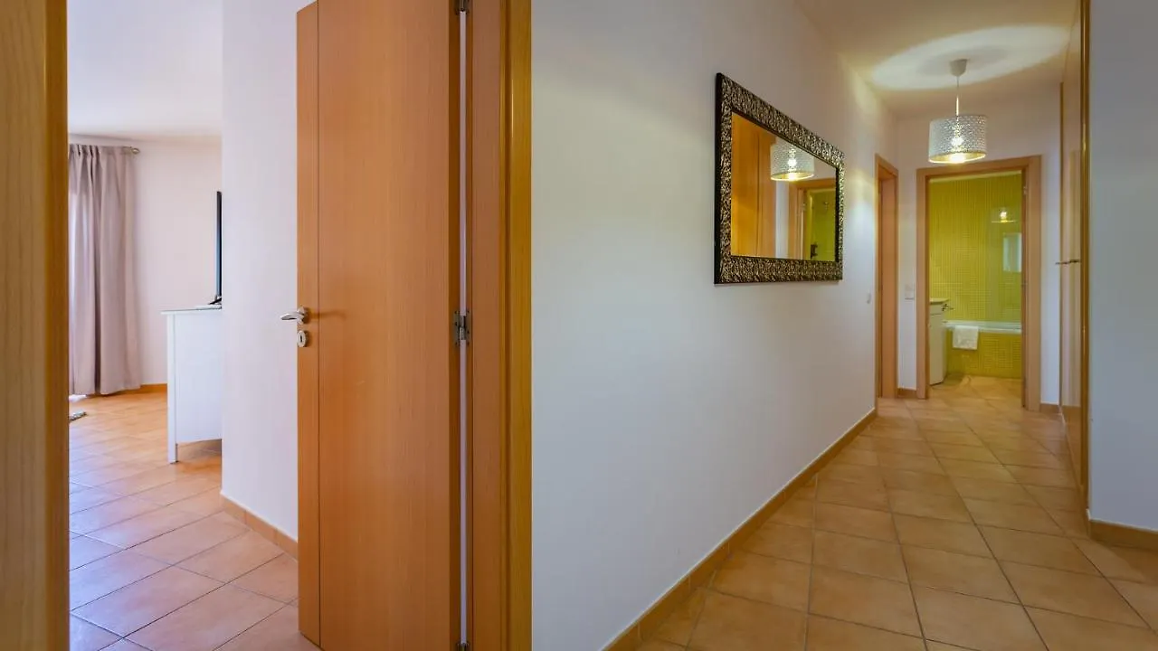 Magnificent 2Bdr Apartment W/ Ac & Pool - 2Min From Beach - By Lovelystay Armação de Pêra