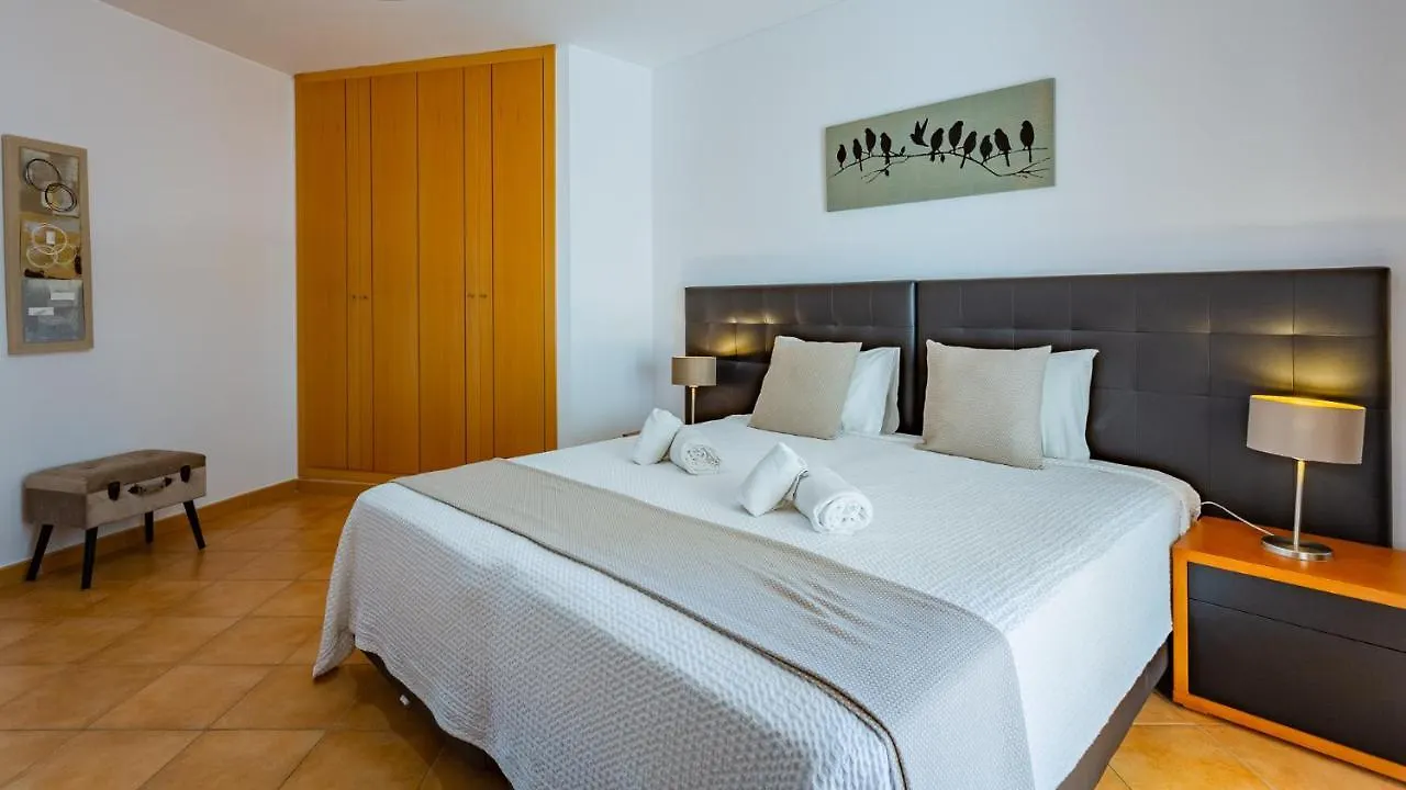 Magnificent 2Bdr Apartment W/ Ac & Pool - 2Min From Beach - By Lovelystay Armação de Pêra 0*,  Portugal