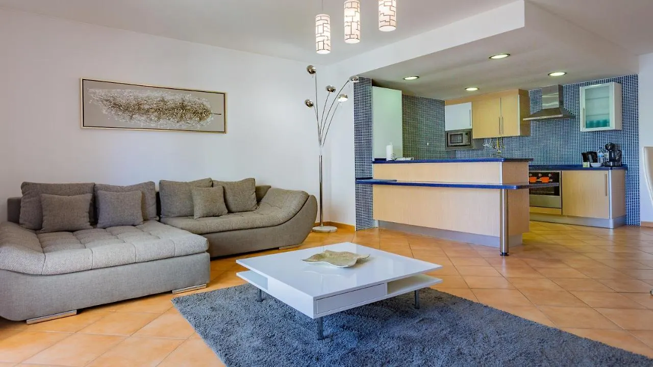 Magnificent 2Bdr Apartment W/ Ac & Pool - 2Min From Beach - By Lovelystay Armação de Pêra