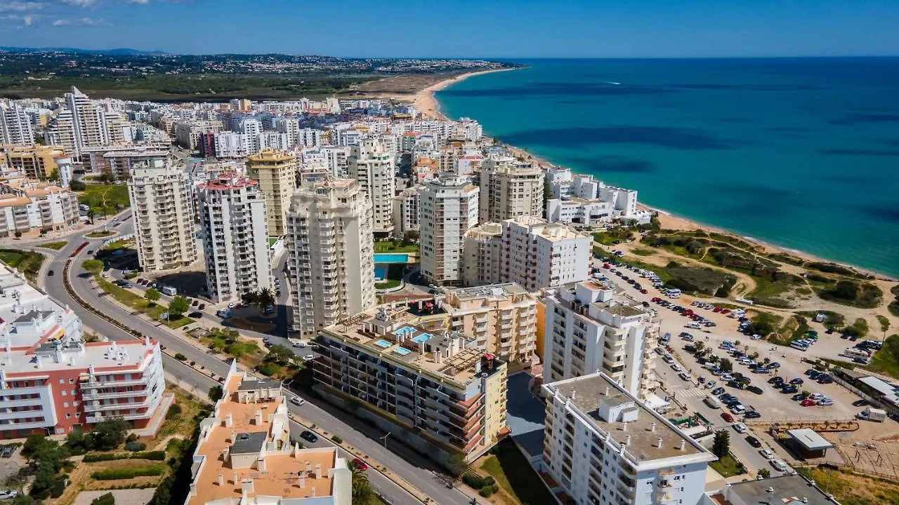Magnificent 2Bdr Apartment W/ Ac & Pool - 2Min From Beach - By Lovelystay Armação de Pêra 0*,  Portugal
